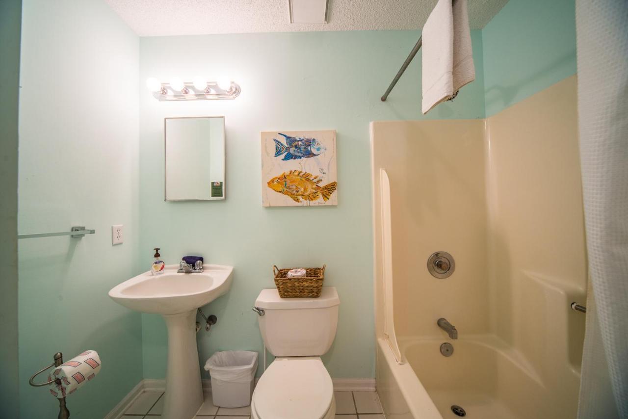 Salty Shack Unit C - Salty Shack - Dog Friendly Home - Across From The Beach - Central Location! Folly Beach Ngoại thất bức ảnh